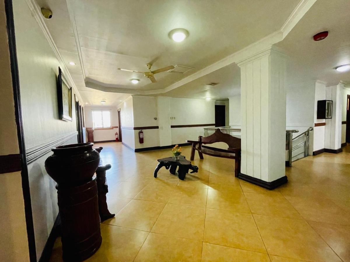 Drake Hotel Angeles City Экстерьер фото